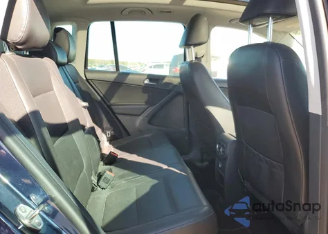 2013 Volkswagen Tiguan S z USA, uszkodzony, nr VIN WVGAV3AX1DW617182